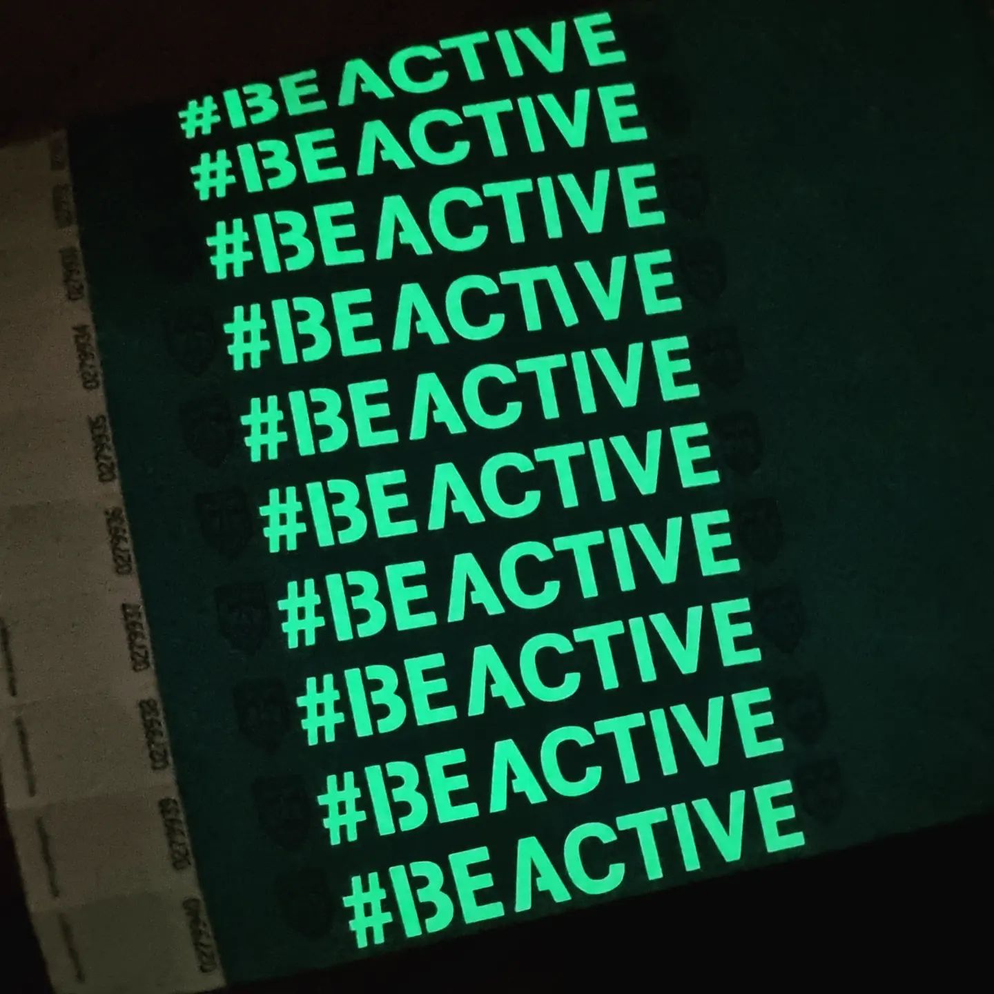 Bratari de acce cu fosfor bratari de acces care lumineaza in intuneric